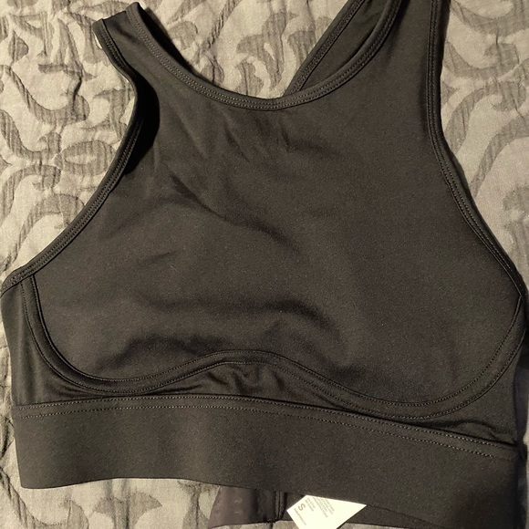 Fabletics Blare Cross-Back High-Impact Sports Bra - Picture 2 of 3
